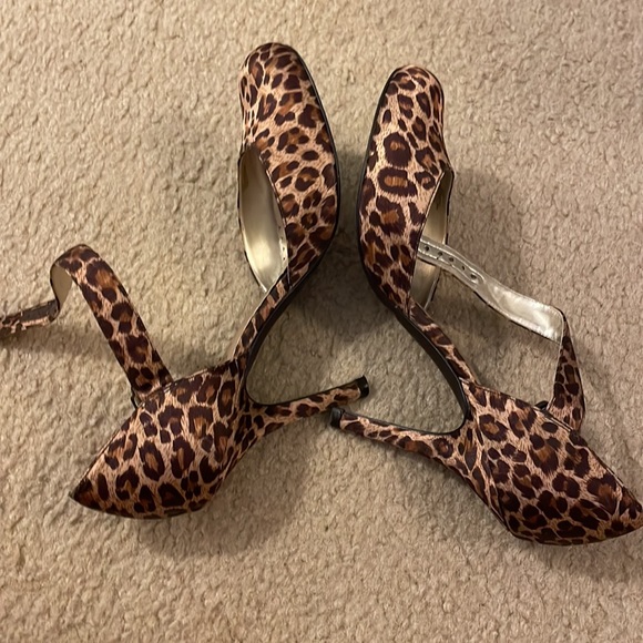 4 inch leopard print heels - Picture 6 of 6